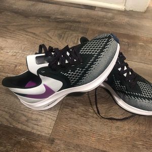 Nike Zoom Women’s Running 🏃‍♀️ Shoe 👟 Sz 8 NWT